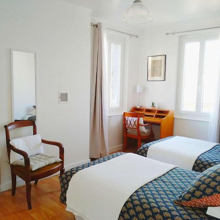 La Maison De Thuy - Gite En Auvergne Gimeaux エクステリア 写真