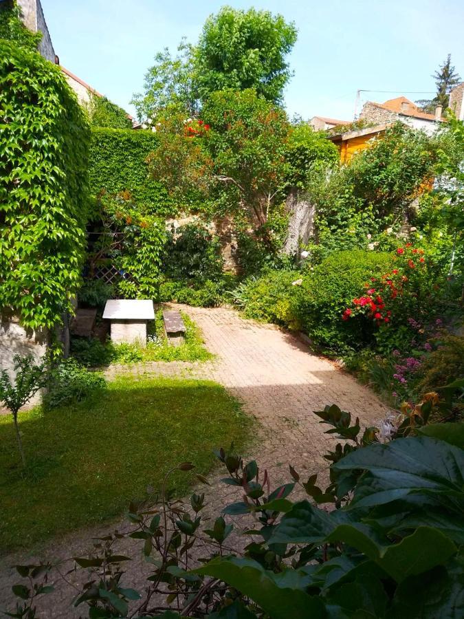 La Maison De Thuy - Gite En Auvergne Gimeaux エクステリア 写真