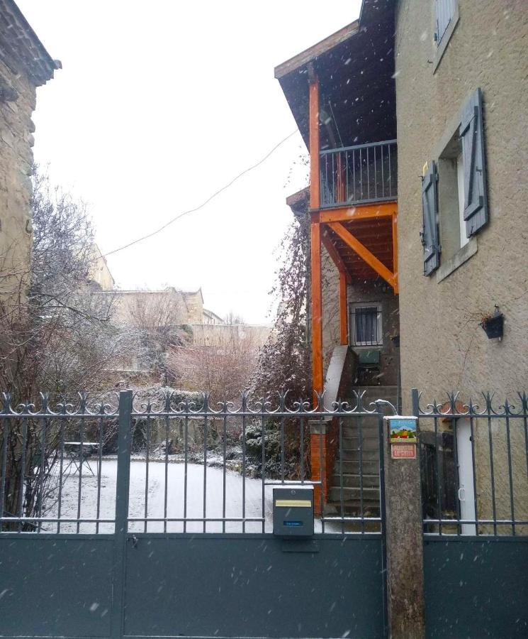 La Maison De Thuy - Gite En Auvergne Gimeaux エクステリア 写真